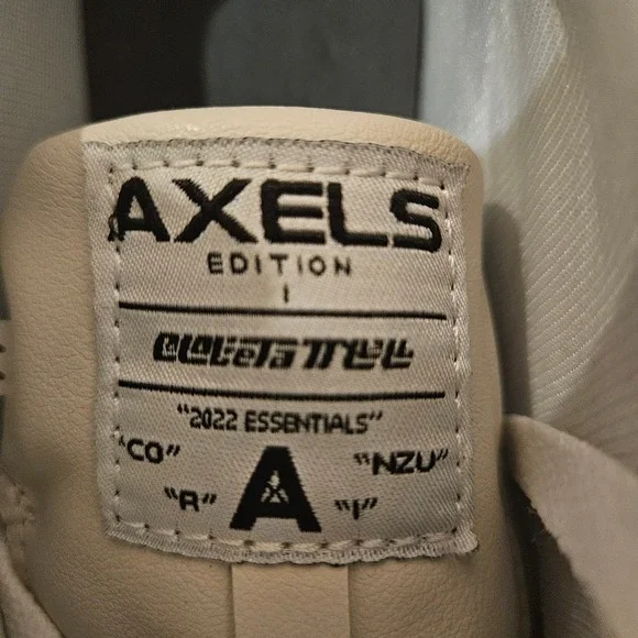 Men's NWT Axels Edition 1 Sneakers Size 44 (US 10.5) - Picture 2 of 13